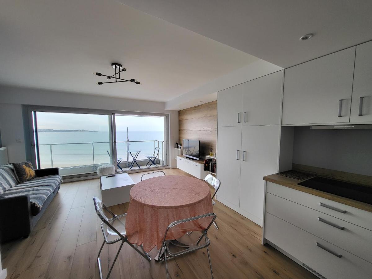Appartement T2 Face Plage Avec Balcon, Cuisine Equipee Et Tv - Fr-1-92-908 Les Sables-d'Olonne Exterior photo